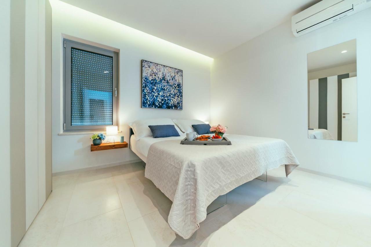 Unique Luxury Designers Apartment Right Next To The Beach Sukošan Esterno foto