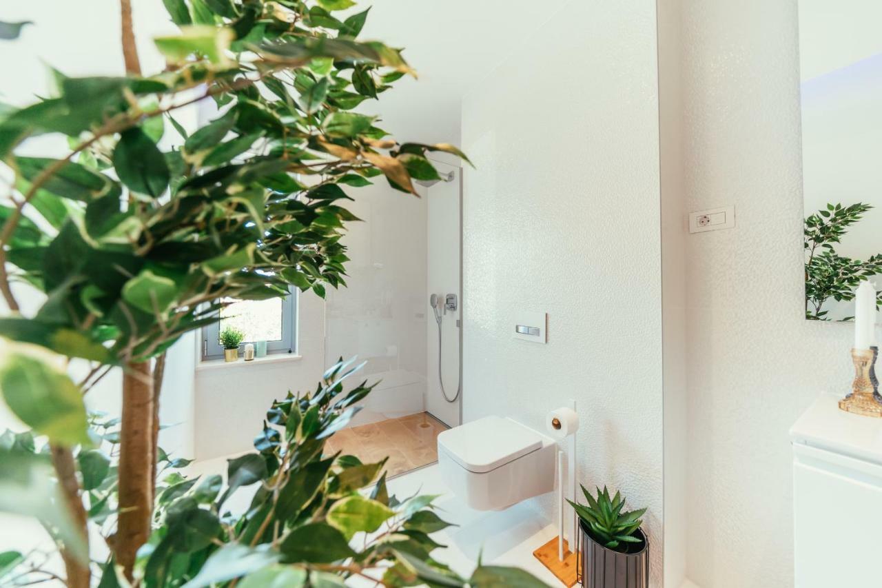Unique Luxury Designers Apartment Right Next To The Beach Sukošan Esterno foto